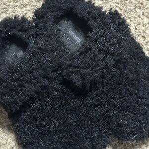 CLOSET CLOSING CROCS Black Fuzzy M6/M8